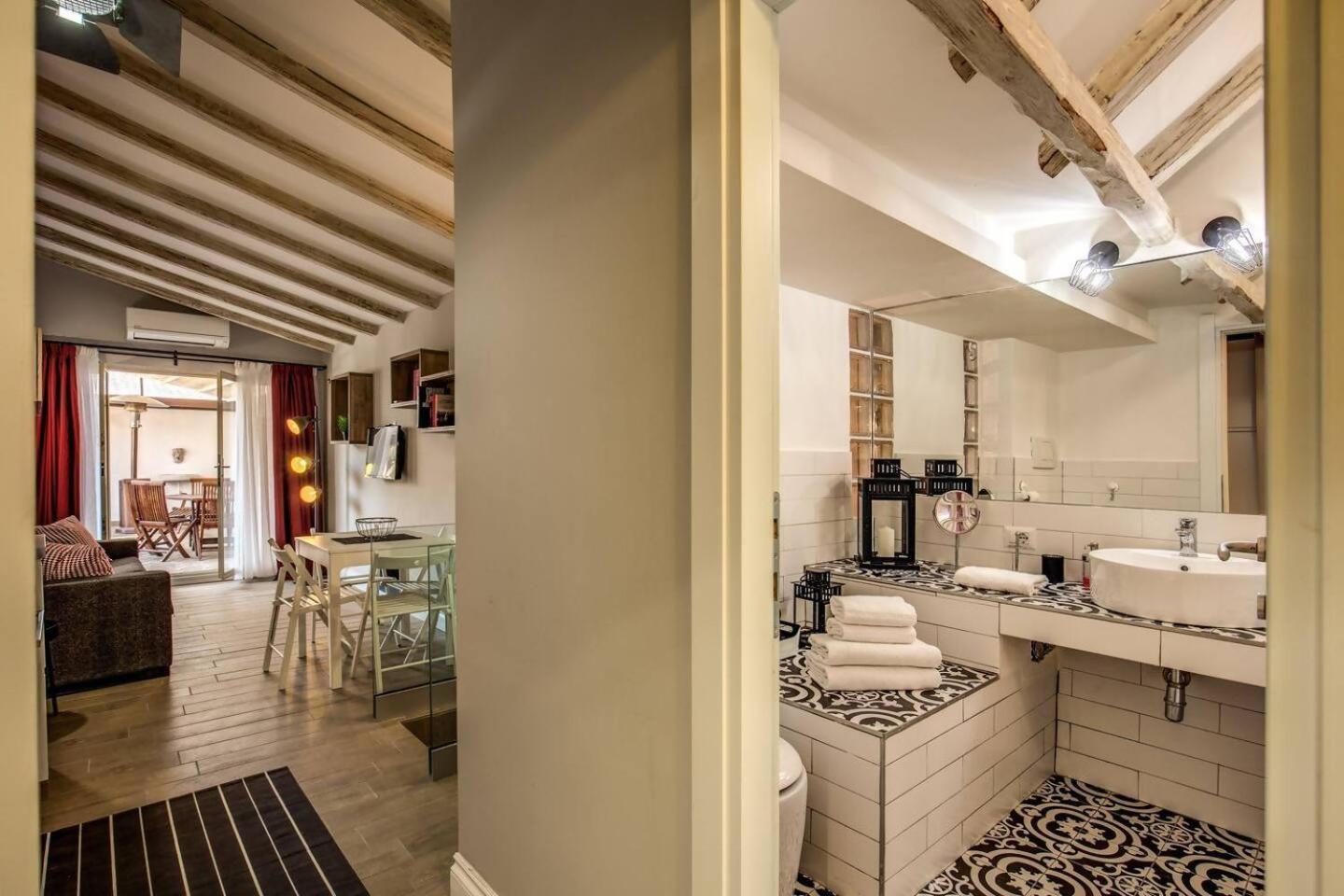 Attic With Terrace By Trevi Fountain Appartement Rome Buitenkant foto