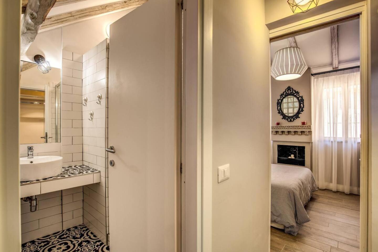 Attic With Terrace By Trevi Fountain Appartement Rome Buitenkant foto