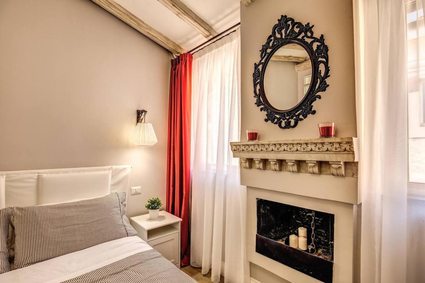 Attic With Terrace By Trevi Fountain Appartement Rome Buitenkant foto